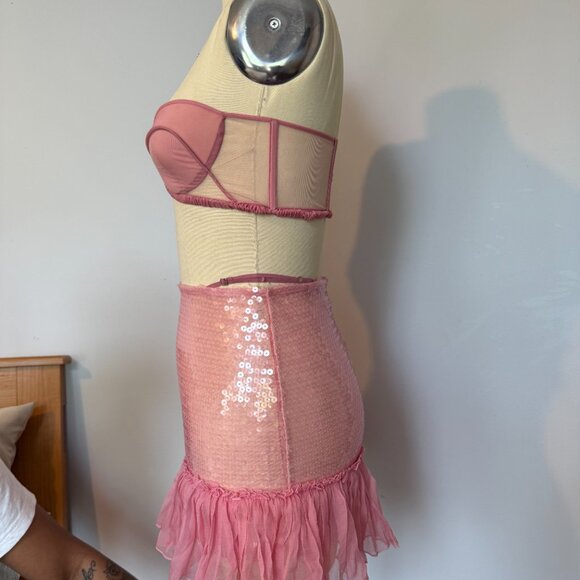 NENSI DOJAKA Pink Sequin Glitter Embellished Skirt and Halter Bra Set Size 0/XXS - Picture 4 of 10